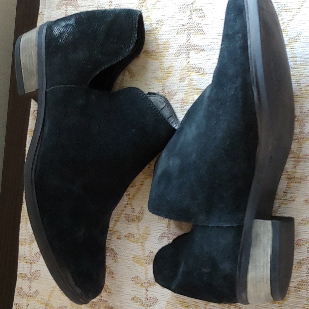Crevo Suede Distressed Look Slip-on  Ankle Boots in size 9 - Picture 4 of 14